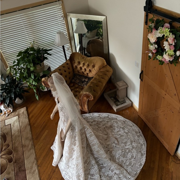 VALENTINI SPOSE
V1116 street size 8 New with detachable train. - Picture 5 of 16